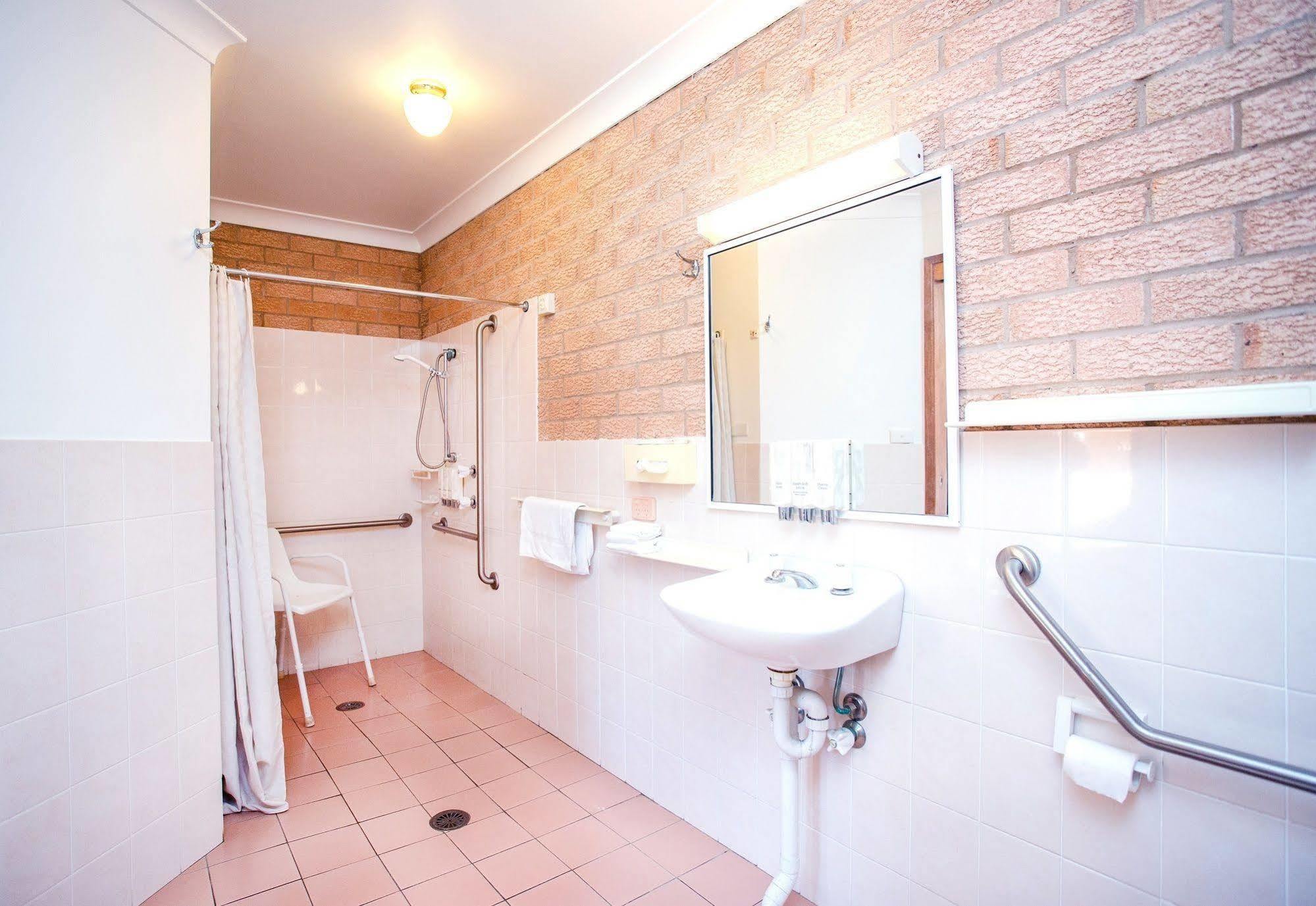 Golden Chain Aalana Motor Inn Cowra Eksteriør billede